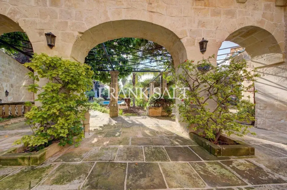 Balzan, Converted House of Character