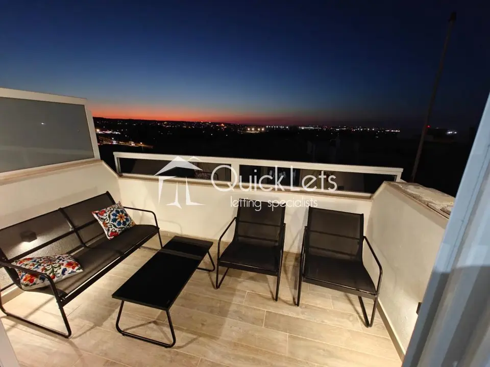 2 bedroom Penthouse to rent in Safi