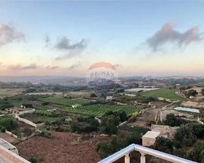 2 bedroom Penthouse to rent in Dingli