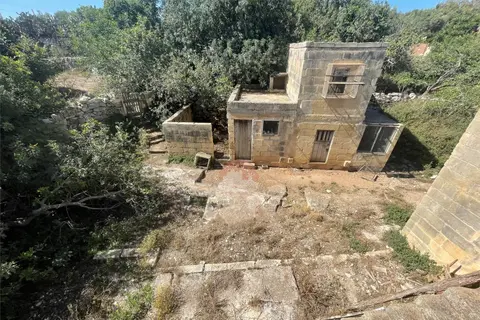 Farm House For Sale in Zebbug