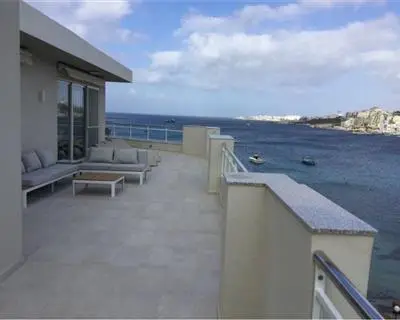 2 bedroom Penthouse to rent in Xemxija