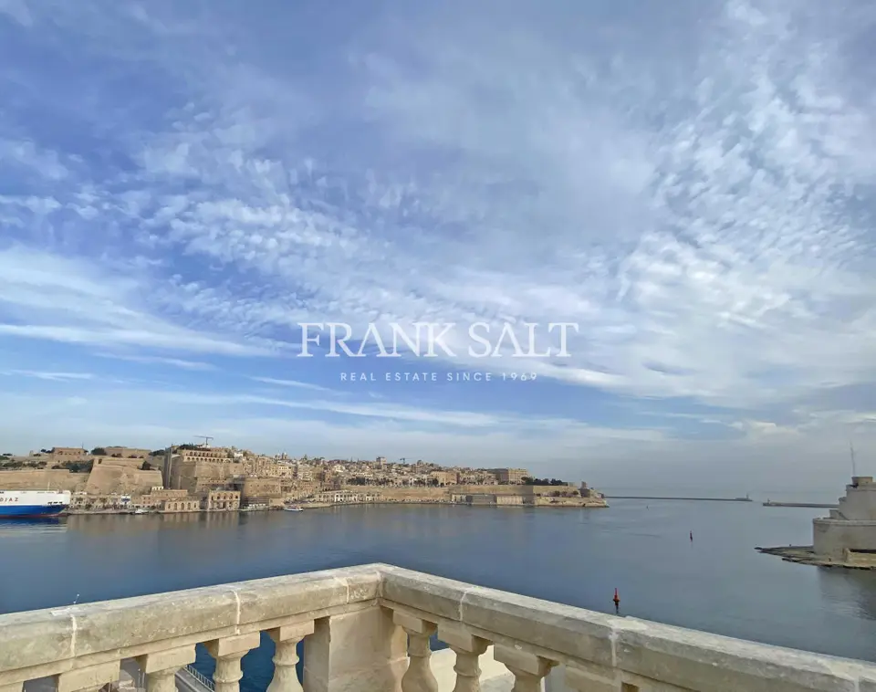 Senglea, Furnished House of Character