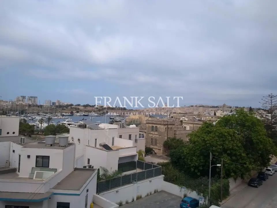 3 bedroom Apartment to rent in Ta' Xbiex