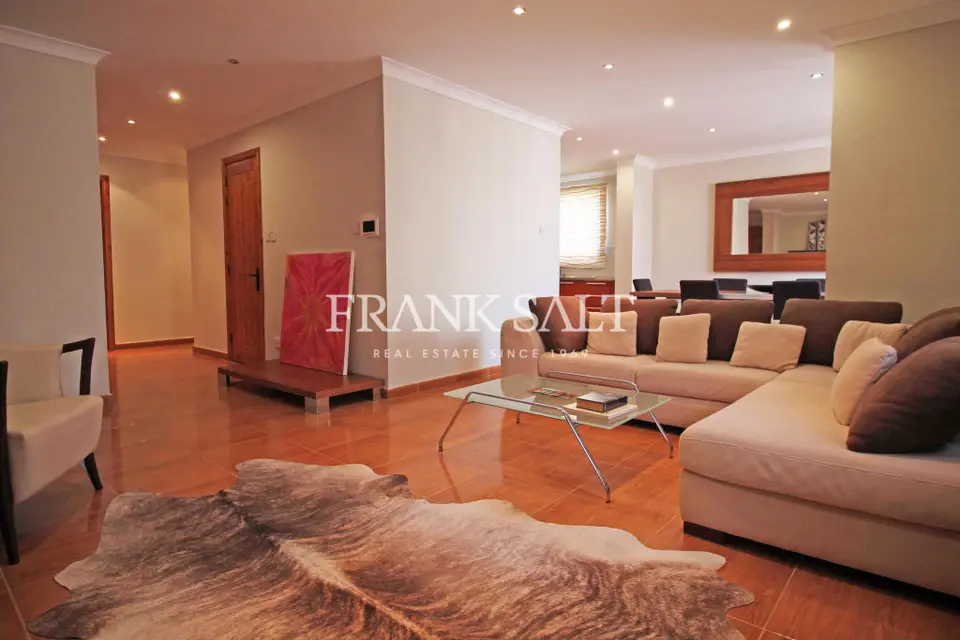 3 bedroom Apartment to rent in Ta' Xbiex
