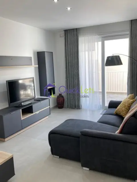 2 bedroom Apartment to rent in Pembroke