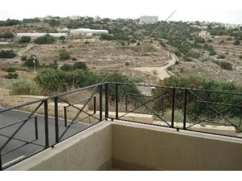 3 bedroom Villa Semi-detached to rent in St Julian's