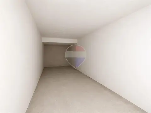 Garage (Residential) for sale in Zejtun