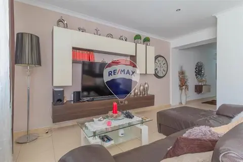 3 bedroom Apartment to rent in Fgura