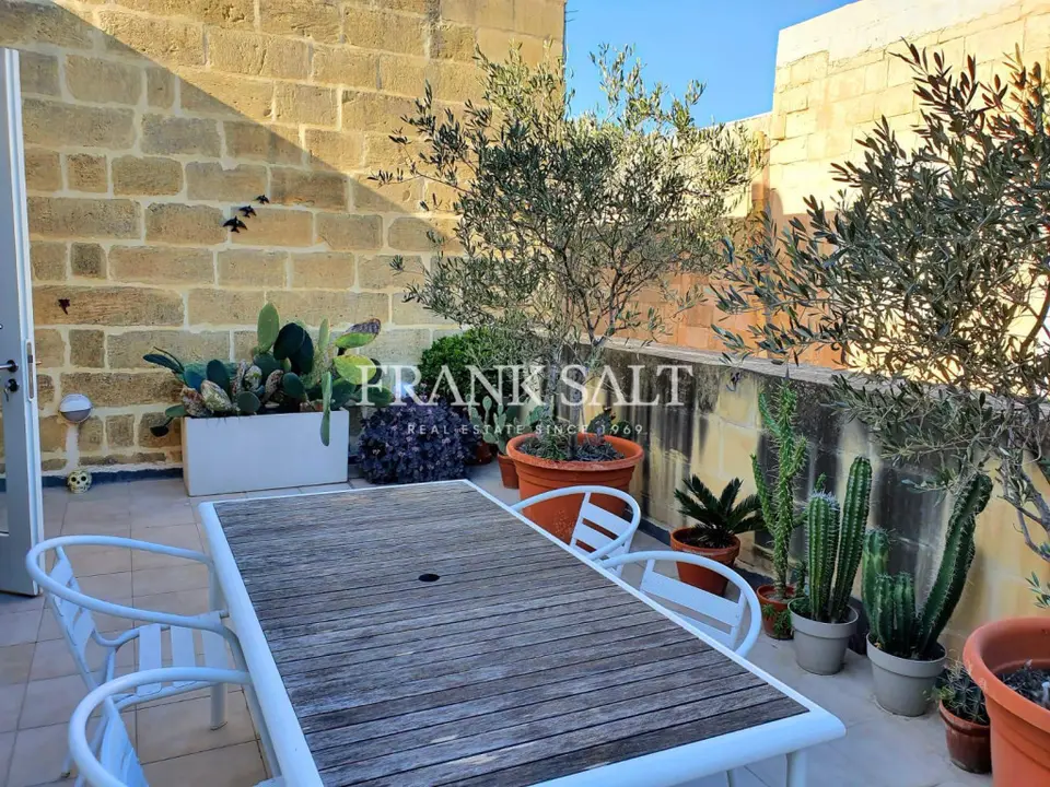 Valletta, Furnished Penthouse