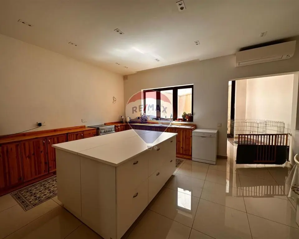 3 bedroom Terraced House to rent in Dingli