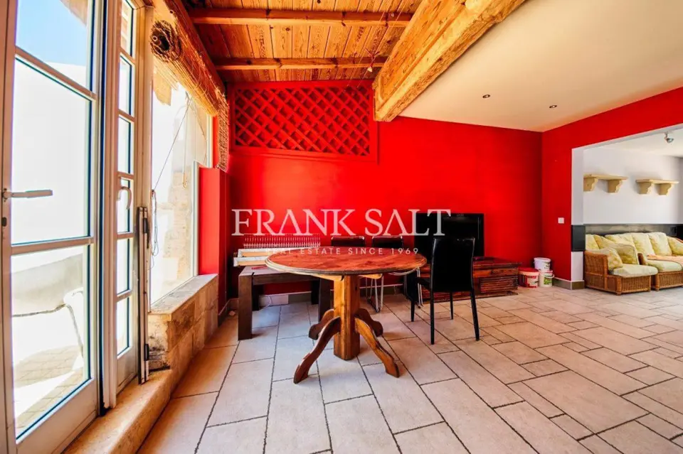 Bahar ic-Caghaq, Furnished Maisonette