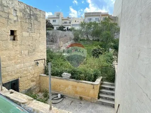 8 bedroom Farmhouse for sale in Gozo - Nadur