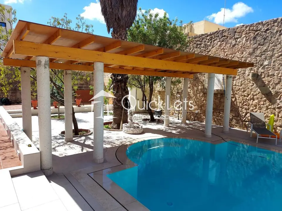 7 bedroom Detached Villa to rent in Attard
