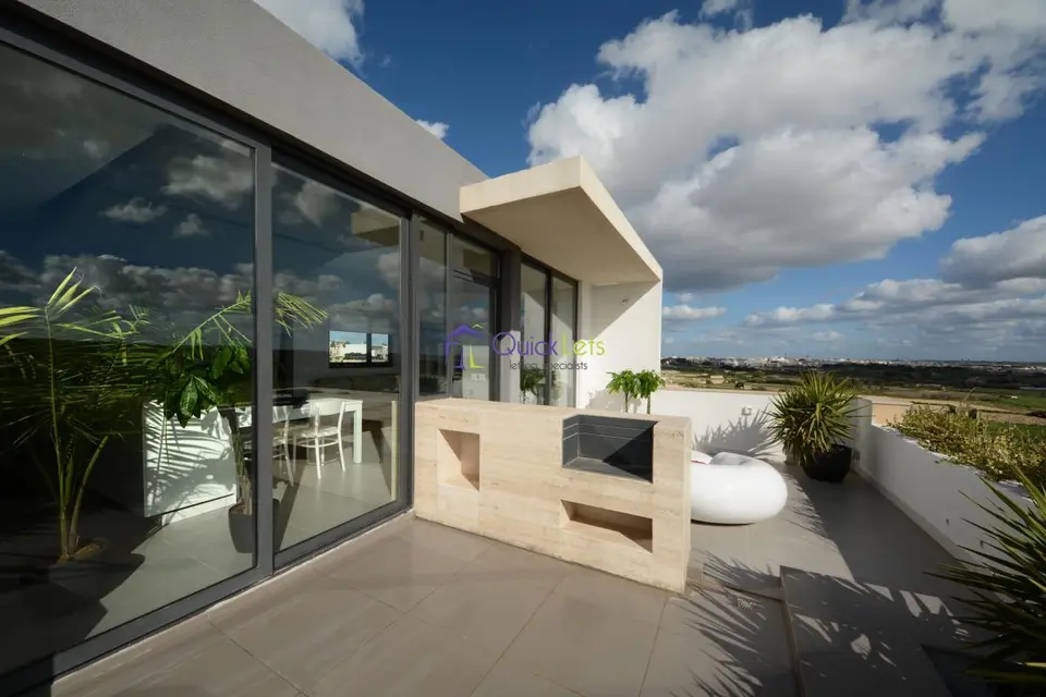 2 bedroom Penthouse to rent in Attard