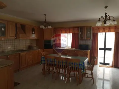 3 bedroom Penthouse to rent in St Paul's Bay