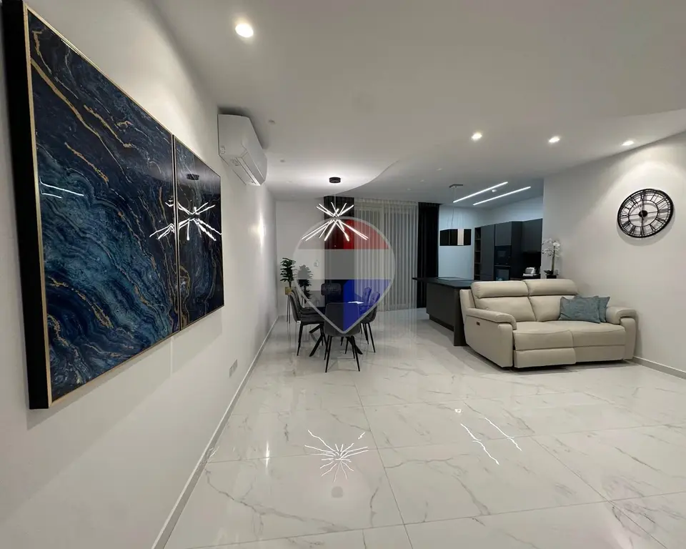 2 bedroom Penthouse to rent in Salina