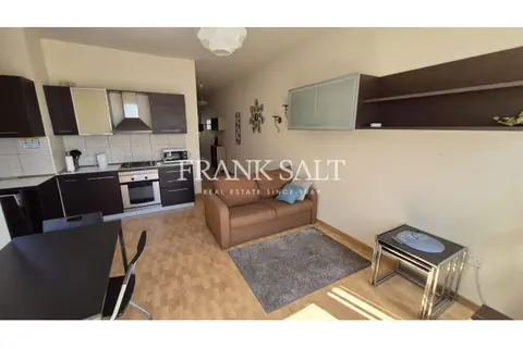 2 Bedroom Penthouse To Rent in Fgura