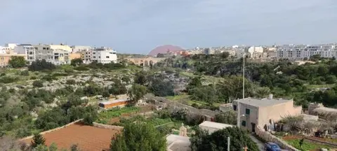 2 bedroom Penthouse to rent in Mosta