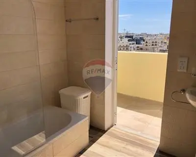 2 bedroom Penthouse to rent in Sliema
