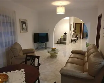 4 bedroom Villa Semi-detached to rent in St Julian's