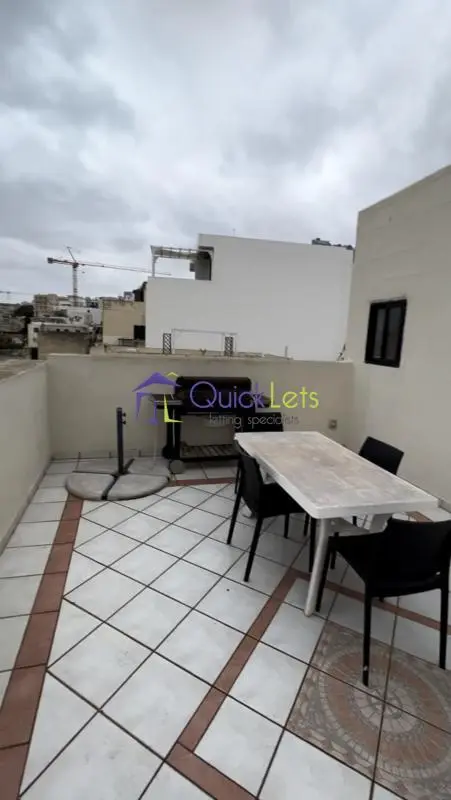 2 bedroom Penthouse to rent in St. Julians
