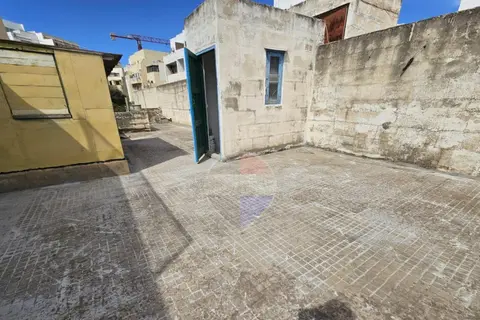 15 Bedroom Guest House For Sale in Gzira