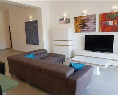3 bedroom Apartment to rent in Xemxija