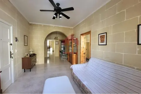 2 Bedroom Apartment For Sale in Gozo - Ghajnsielem