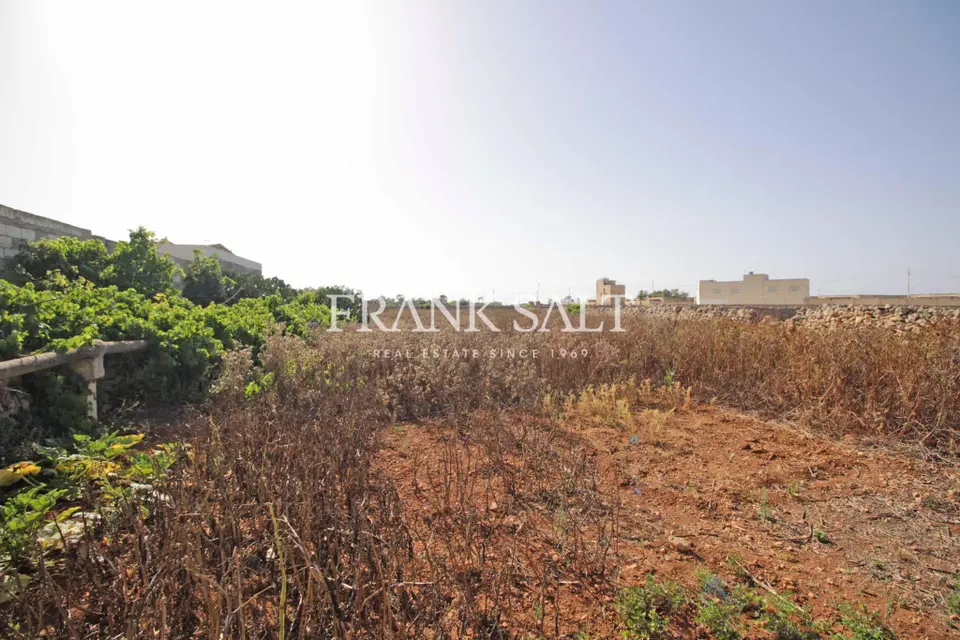 Xghajra, Unconverted Farmhouse