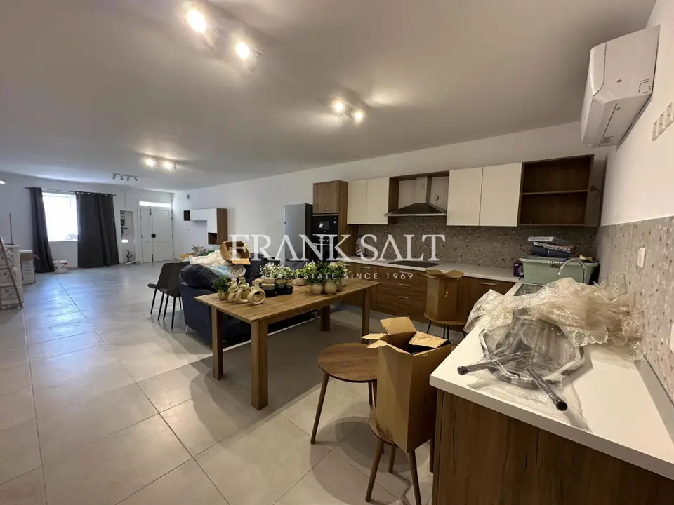 Kirkop, Furnished Maisonette