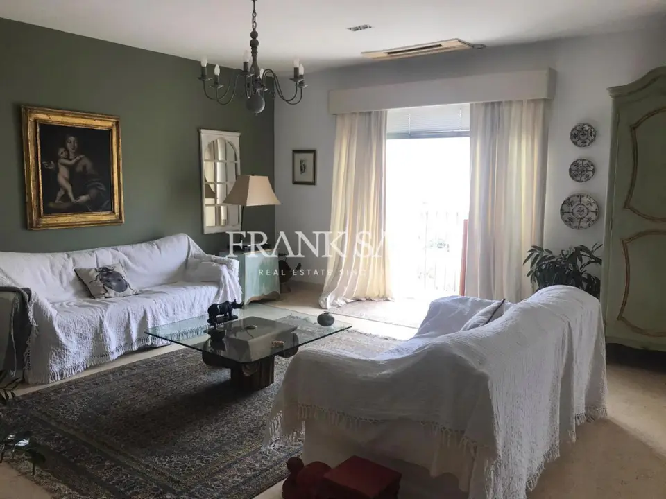 St Julians, Apartment
