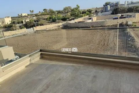 3 Bedroom Apartment To Rent in Xghajra
