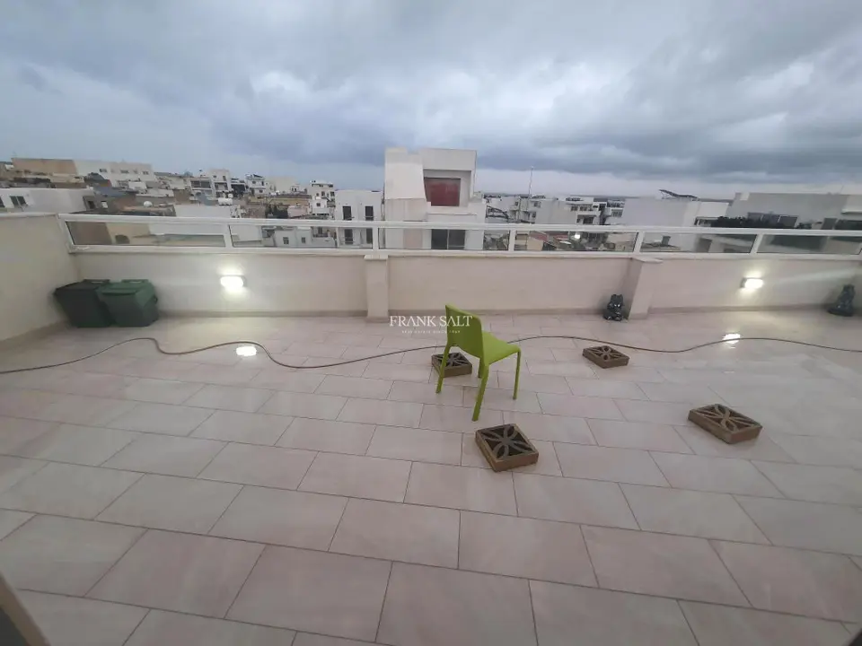 Gharghur, Furnished Penthouse