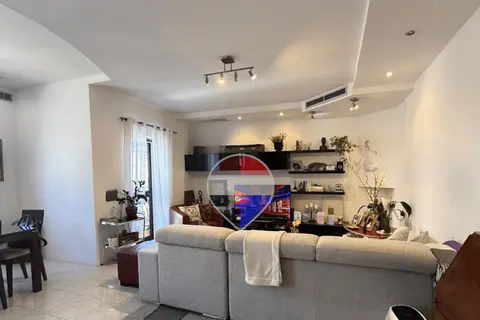 3 Bedroom Apartment For Sale in Swieqi