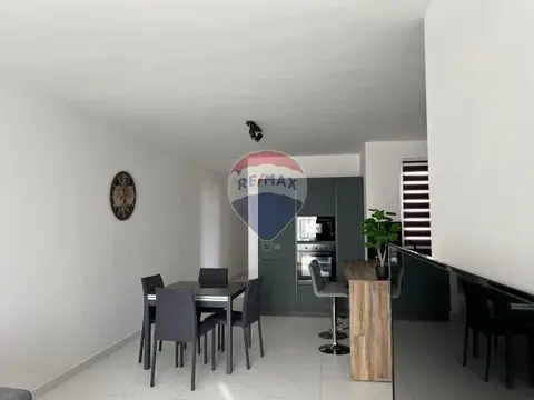 2 bedroom Penthouse to rent in Xemxija