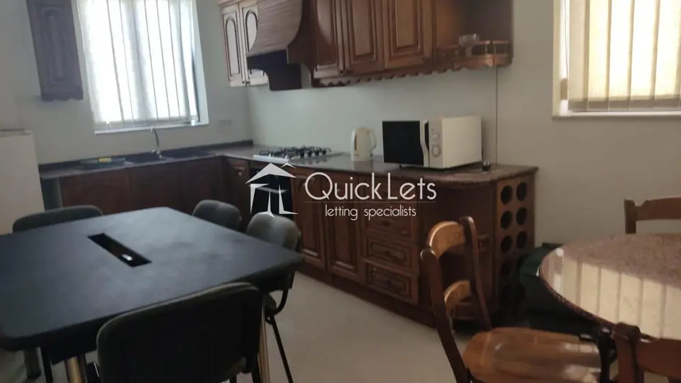 5 bedroom Townhouse to rent in Pieta