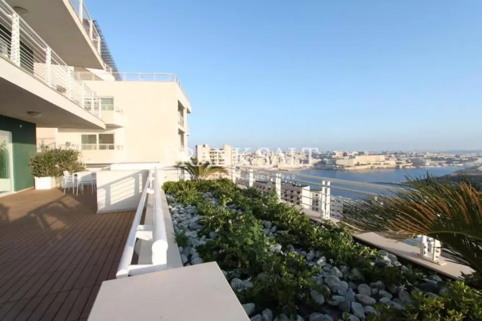 Fort Cambridge, Furnished Apartment