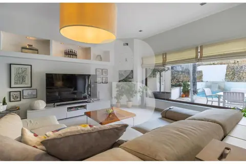 5 Bedroom House of Character For Sale in Zebbug