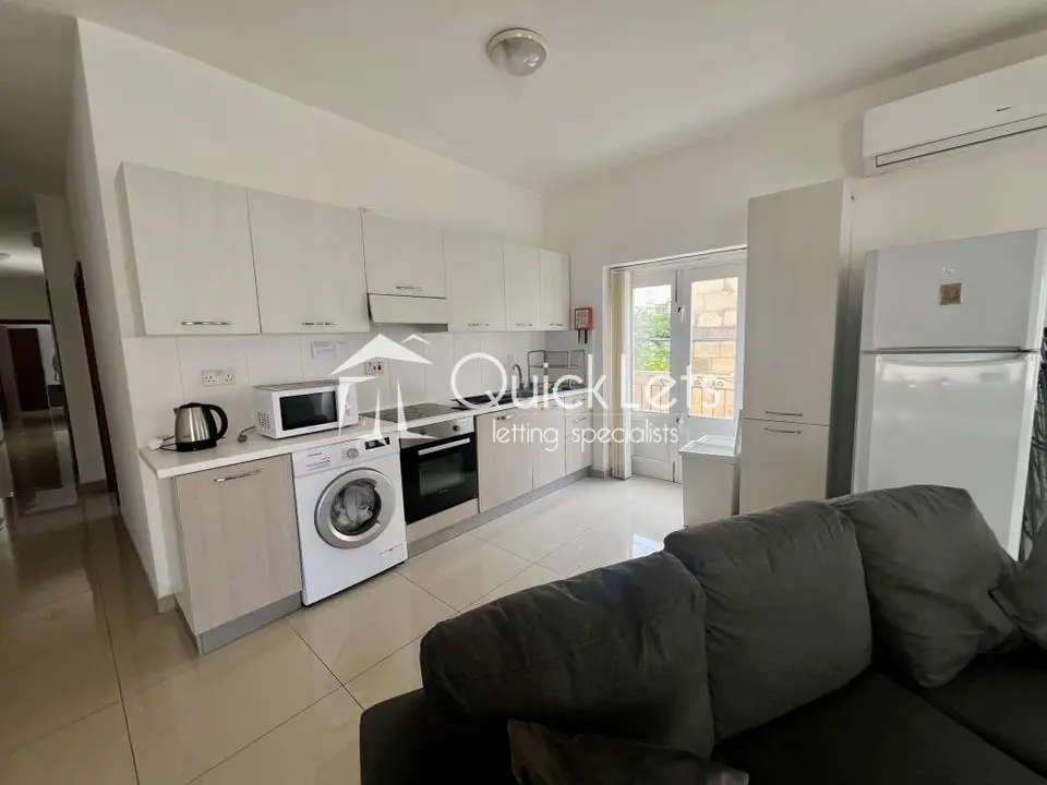 2 bedroom Penthouse to rent in St. Julians