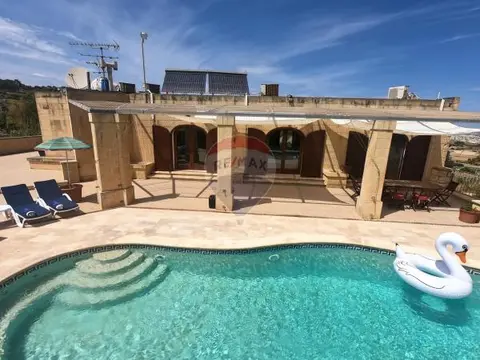 4 bedroom Farmhouse for sale in Siggiewi
