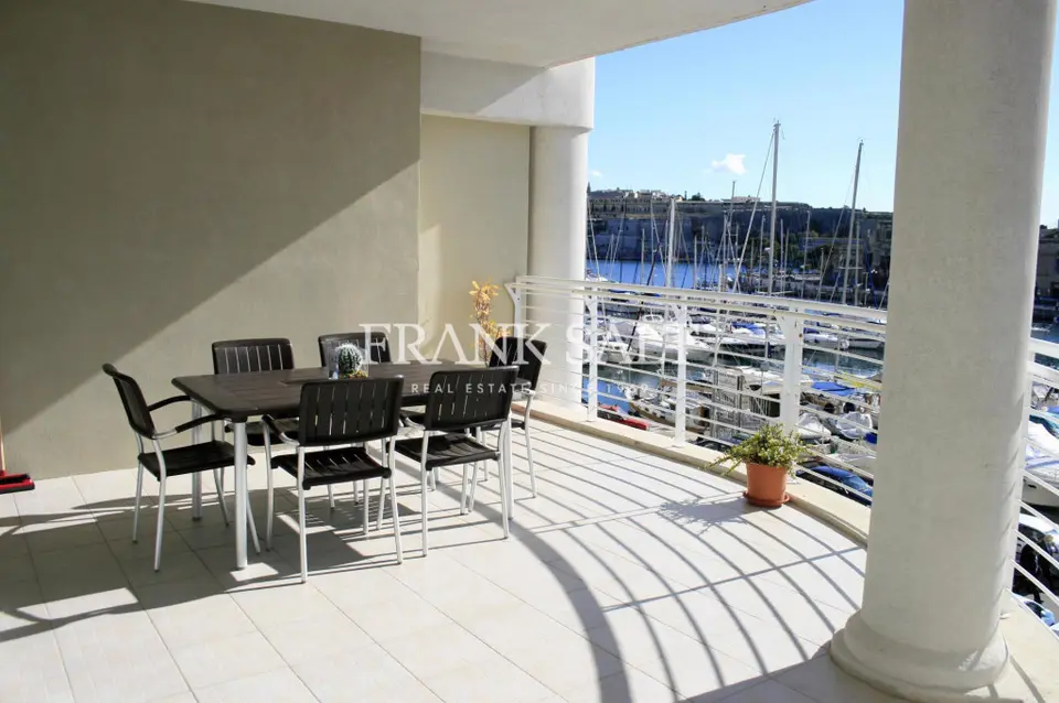 3 bedroom Apartment to rent in Ta' Xbiex
