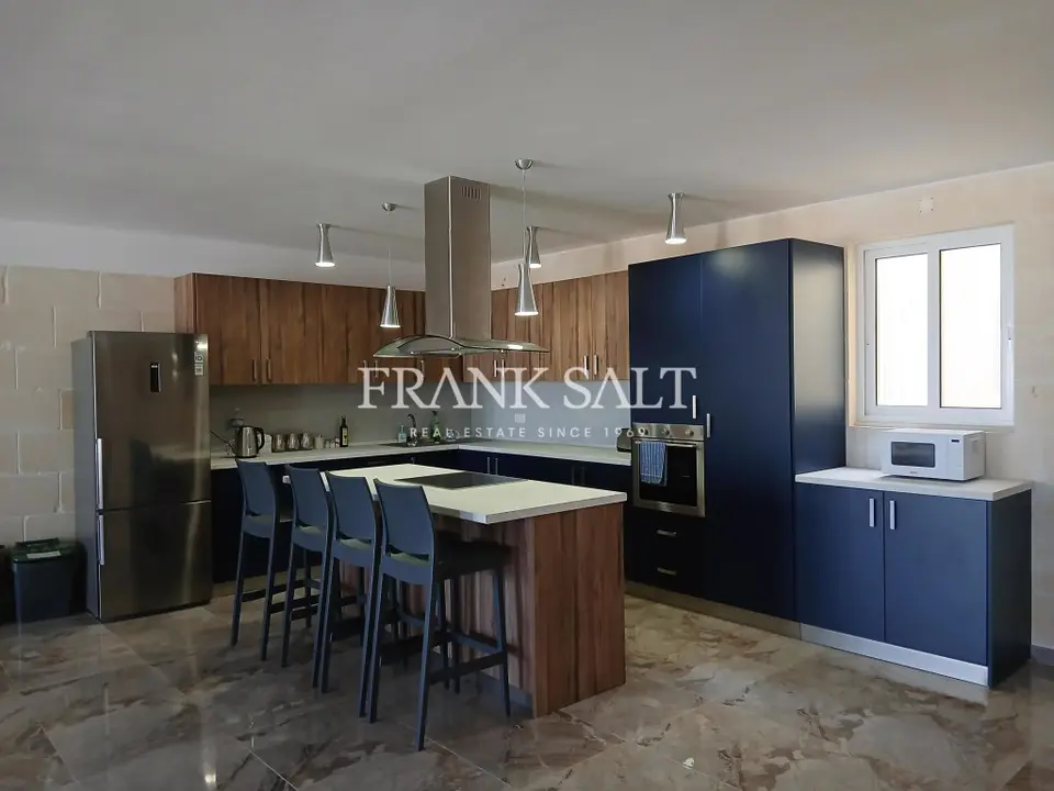 Xaghra Furnished Apartment