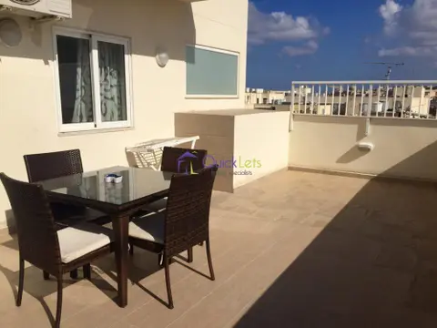 2 bedroom Penthouse to rent in Gzira