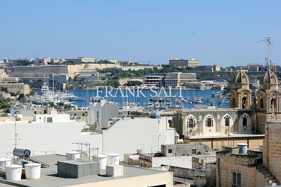 Gzira, Furnished Apartment