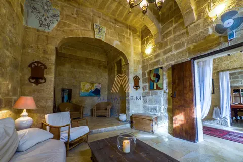 6 Bedroom Palazzo For Sale in Zejtun