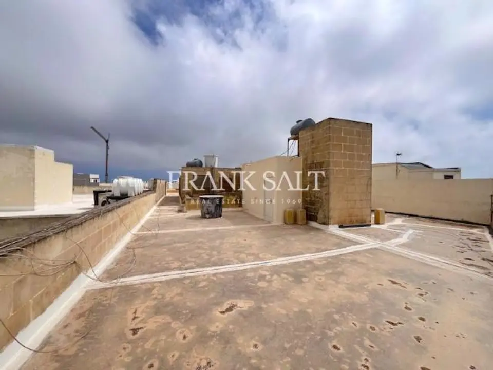 Nadur, Penthouse